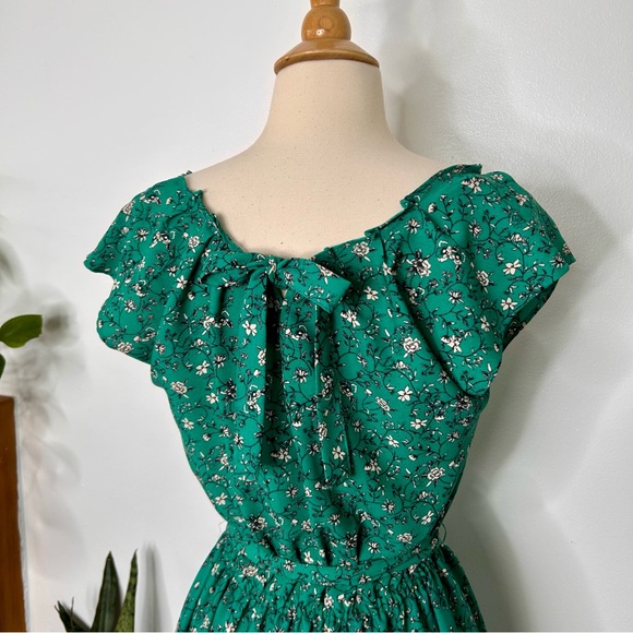 LC Lauren Conrad Green Floral spring Dress - Picture 7 of 8